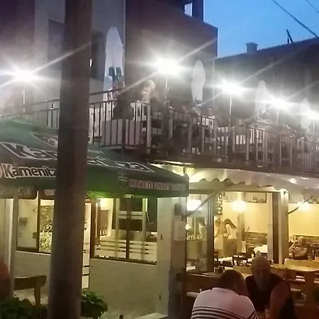 بيت ضيافة Velevi